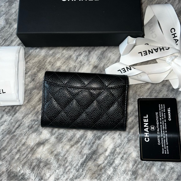 CHANEL CAVIAR CC LOGO CARD HOLDER WALLET - Picture 10 of 16